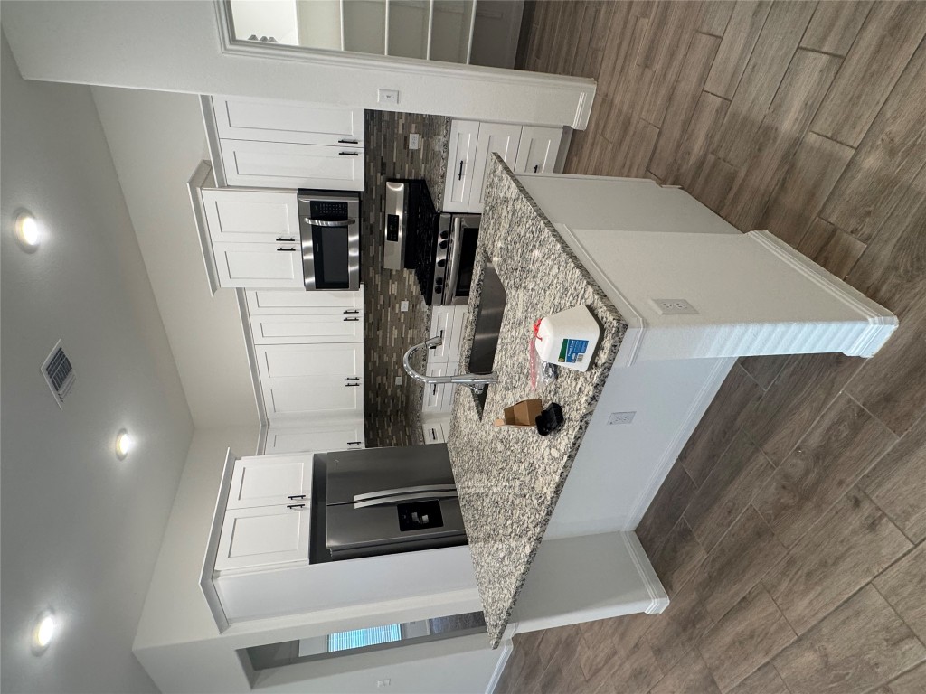 113 Caterpillar Lane Georgetown, TX 78628 - Photo 31 of 37 Kitchen