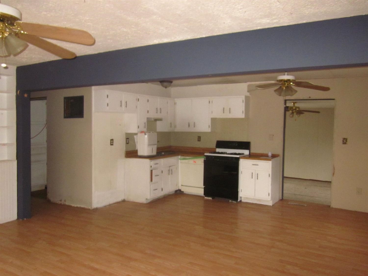 714 Baltimore Road Valparaiso, IN 46385 - Photo 2 of 10 1500x1125