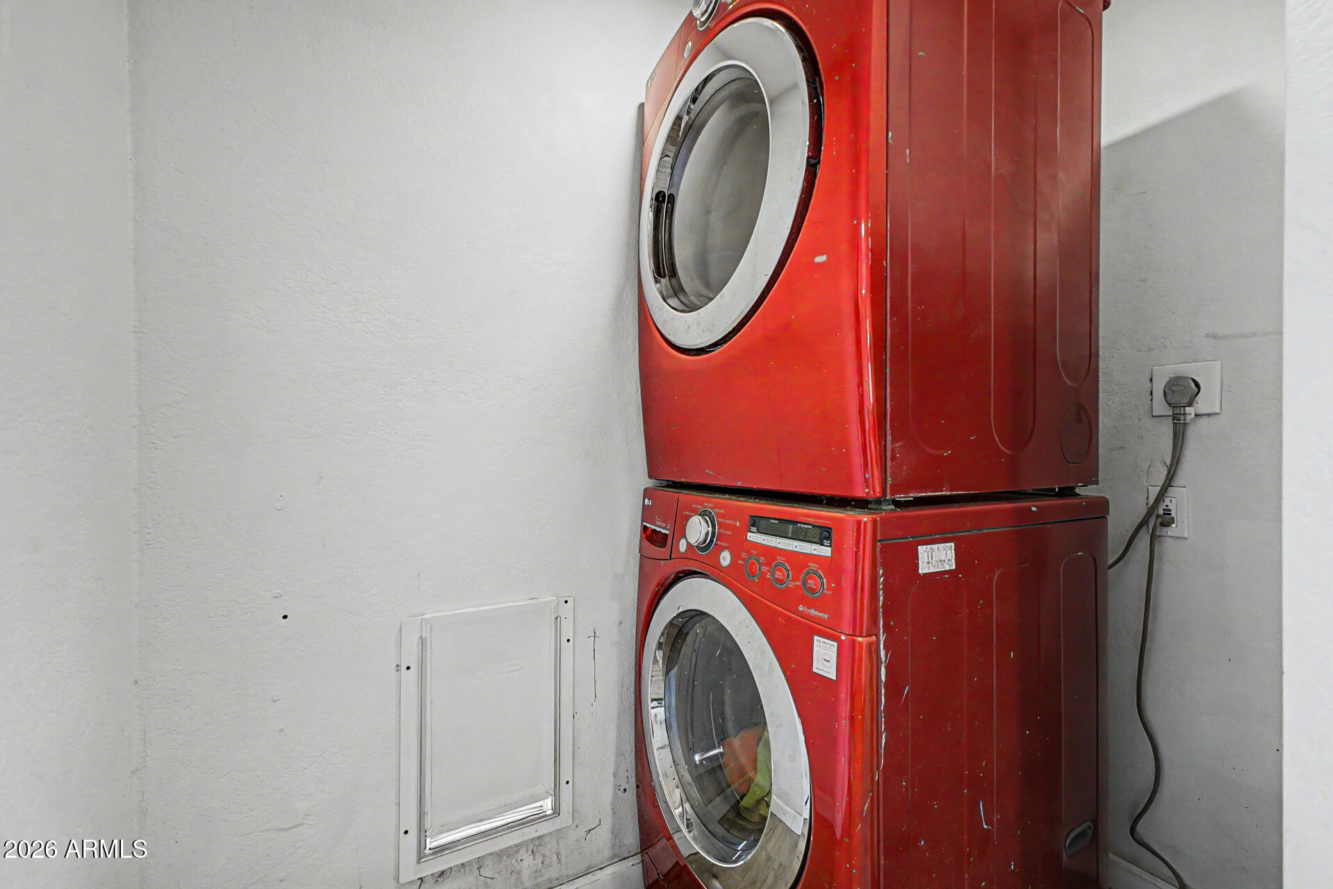 1030 North 28th Street Phoenix, AZ 85008 - Photo 18 of 24 a utility room with dryer and washer