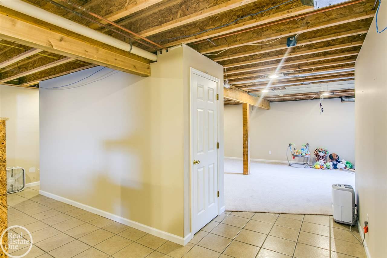 1020 Minnesota Road Port Huron, MI 48060 - Photo 19 of 31 31296462-18.JPG
