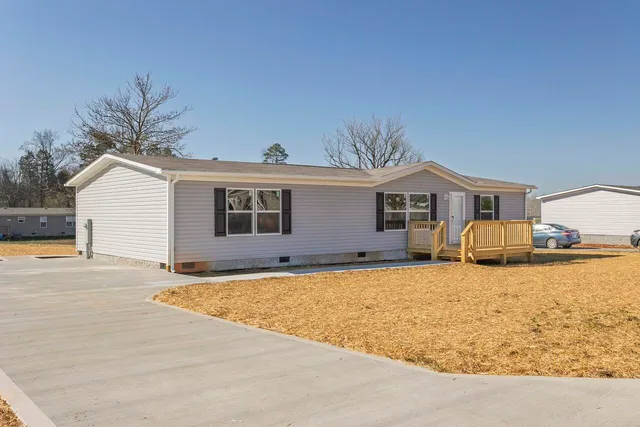 $229,900 | 166 Meadow Lawn Drive, Englewood, TN 37329