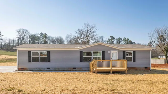 $229,900 | 166 Meadow Lawn Drive, Englewood, TN 37329