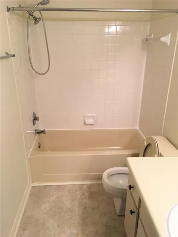 $1,200 | 4606 Commander Drive, Unit 1113, Orlando, FL 32822