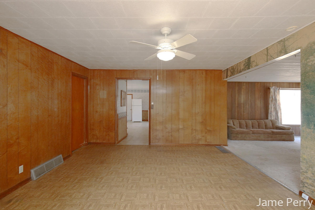9211 Button Road Belding, MI 48809 - Photo 11 of 20 IMG_9223