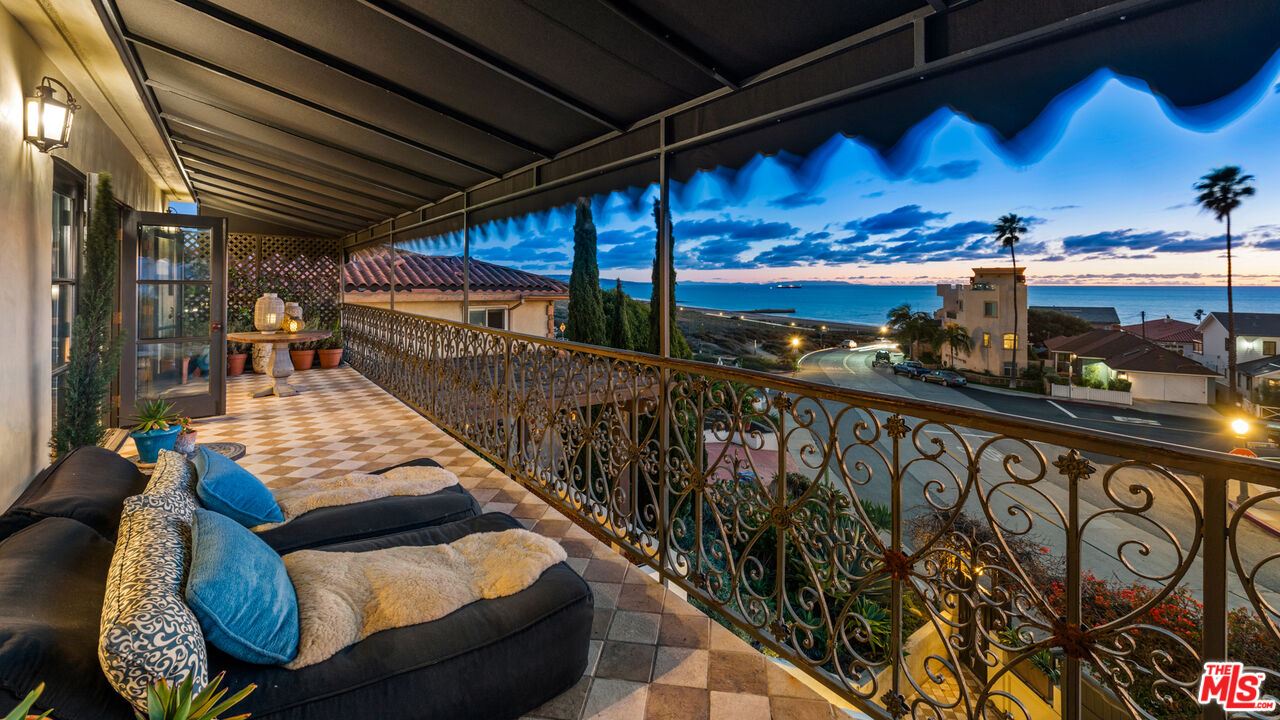 7546 Rindge Avenue Playa del Rey, CA 90293 - Photo 24 of 67 a view of balcony with furniture