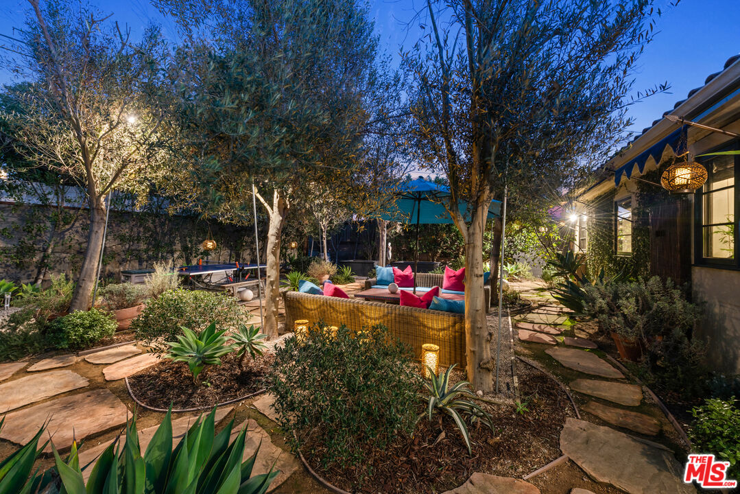 7546 Rindge Avenue Playa del Rey, CA 90293 - Photo 30 of 67 a view of outdoor space yard and patio