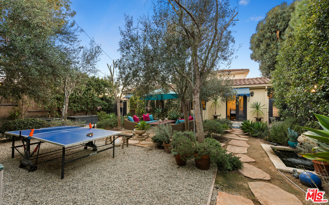 7546 Rindge Avenue Playa del Rey, CA 90293 - Photo 34 of 67 a view of outdoor space yard and patio