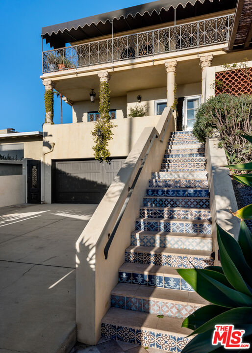 7546 Rindge Avenue Playa del Rey, CA 90293 - Photo 6 of 67 a front view of a building with entryway