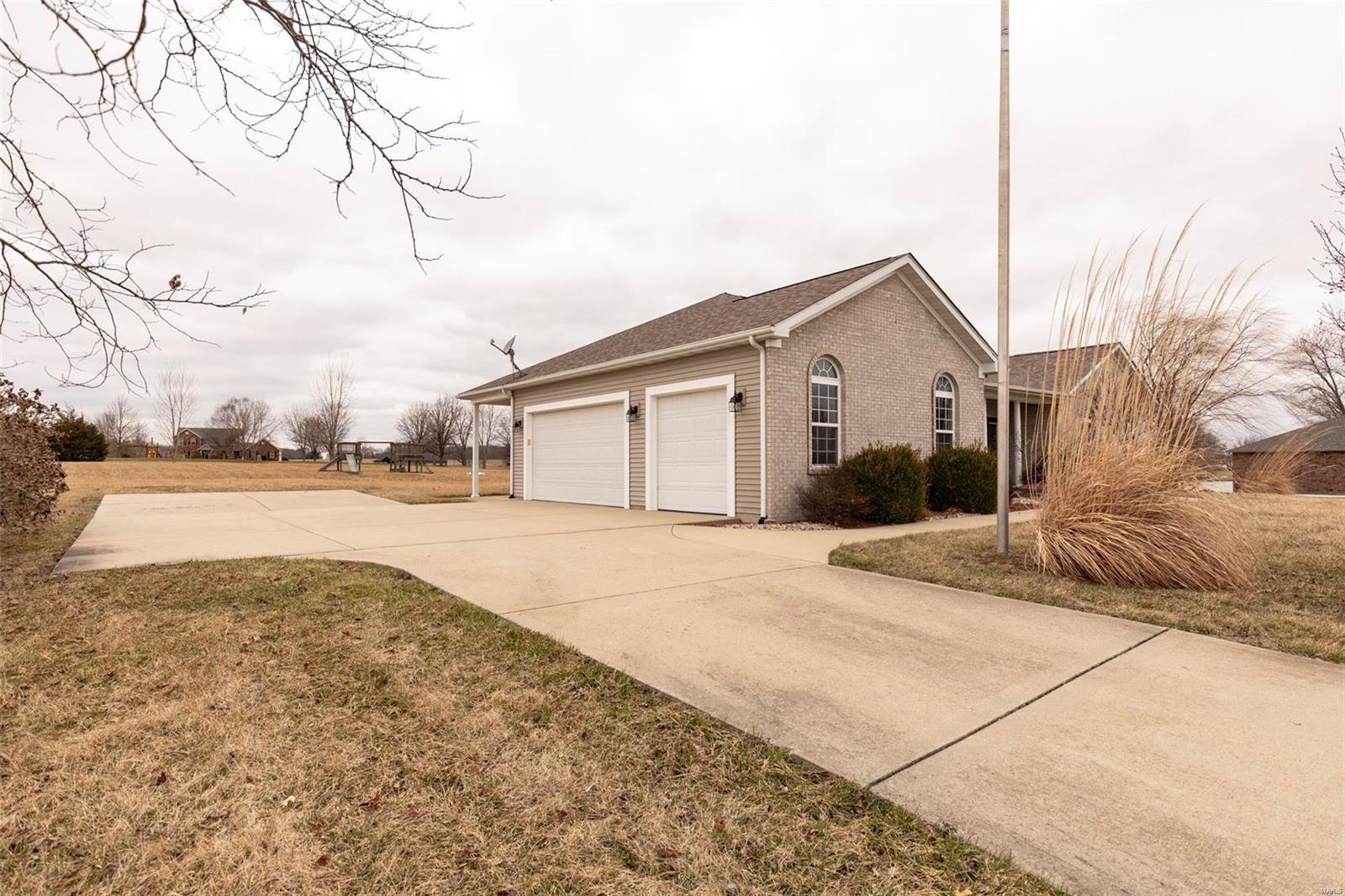 23 Blackjack Road Troy, IL 62294 - Photo 42 of 50