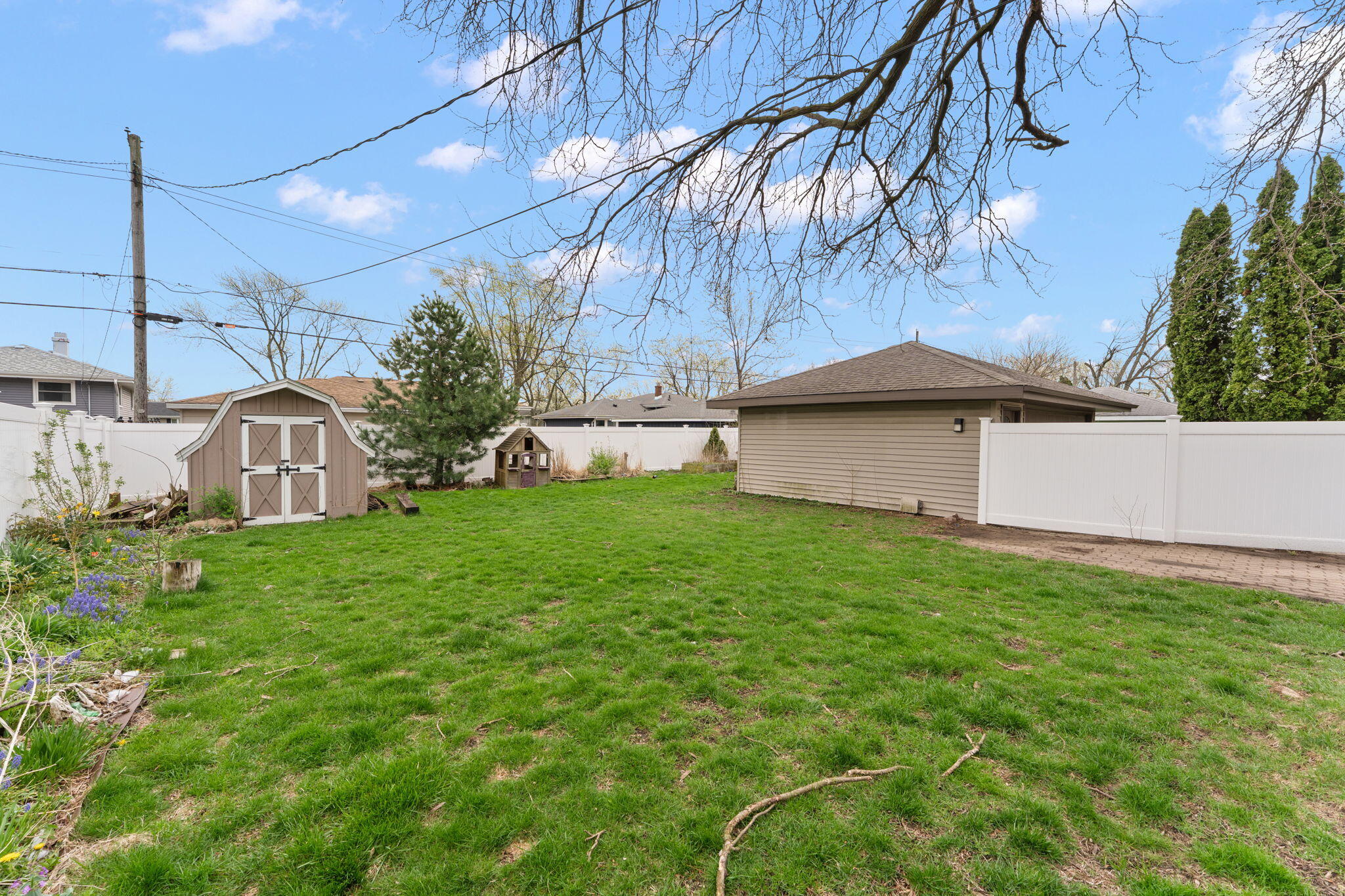 9217 Grace Street Highland, IN 46322 - Photo 27 of 29 a house view with a garden space