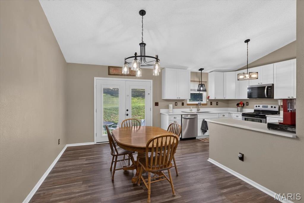 2045 Rosedale Court Arnold, MO 63010 - Photo 10 of 34 Gallery Image 10