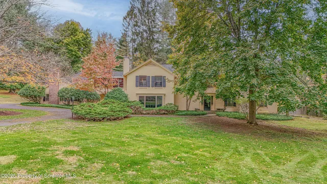 $899,900 | 28 Church Hill Road, Dalton, PA 18414