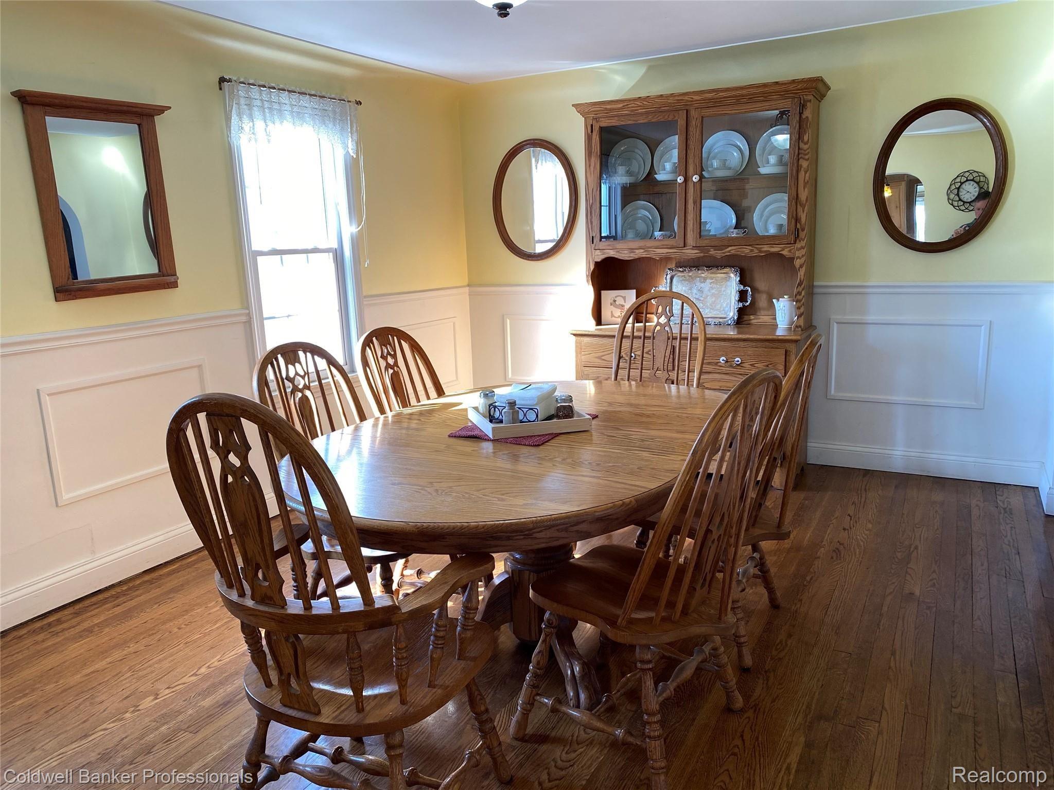 7384 Bennett Lake Road Fenton, MI 48430 - Photo 6 of 23 F5C34BA7-ED11-44E5-8F2D-F027A4060FC1.jpeg