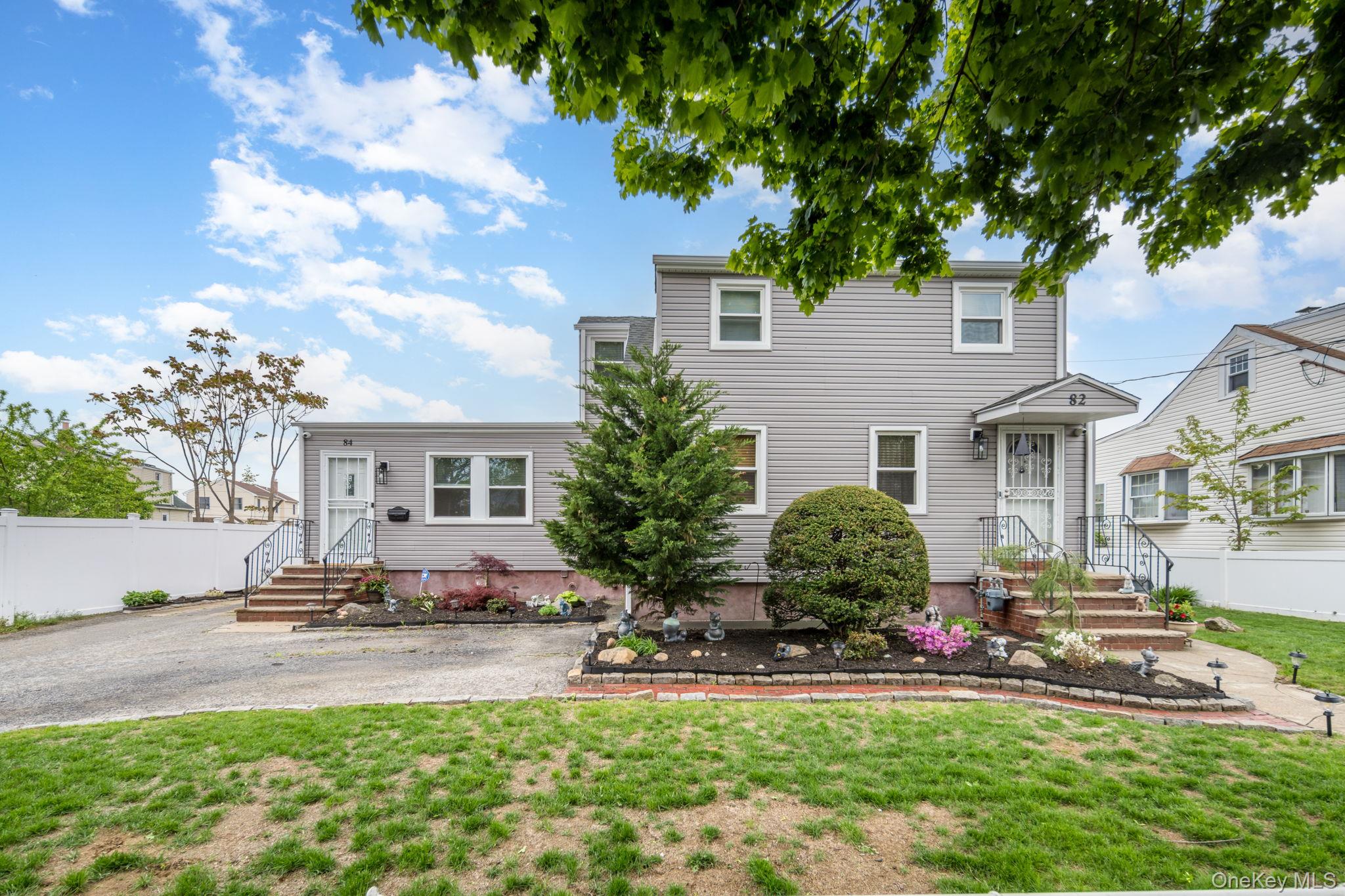 82 Nottingham Avenue Valley Stream, NY 11580 - Photo 2 of 30
