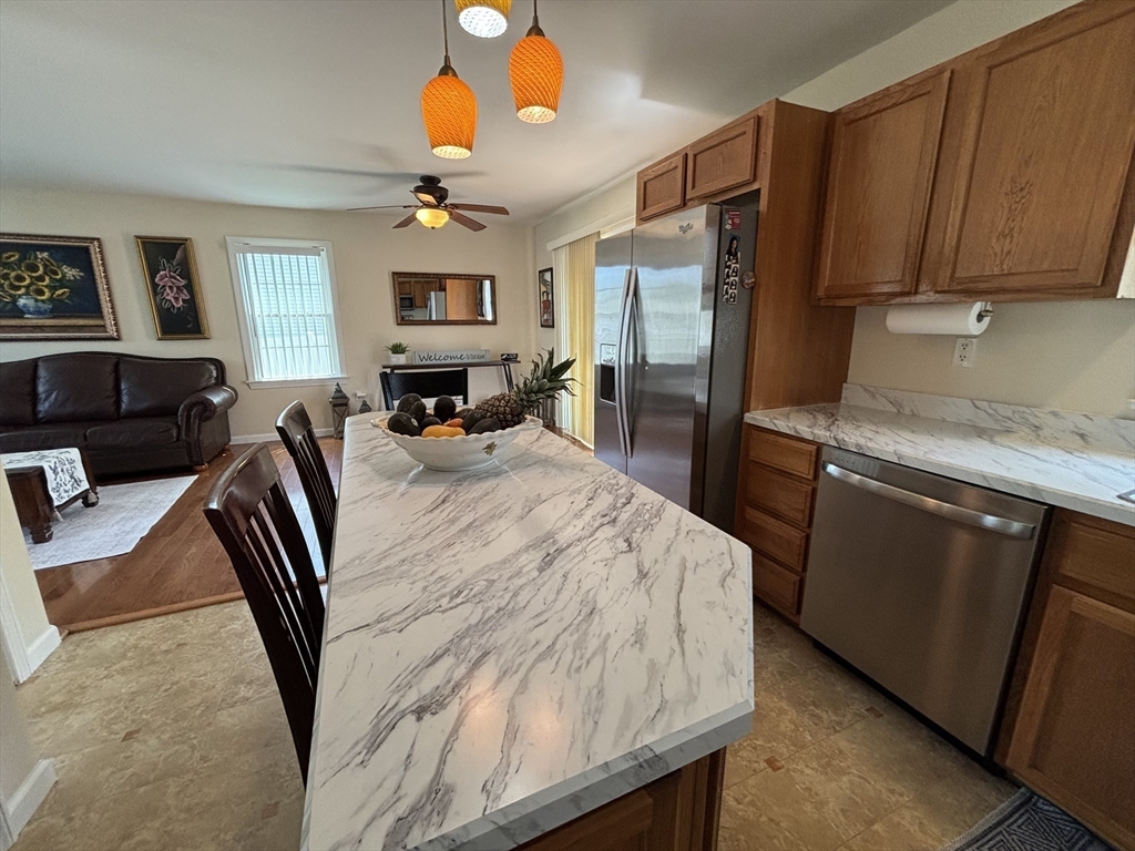 266 Christopher Drive Springfield, MA 01119 - Photo 10 of 24
