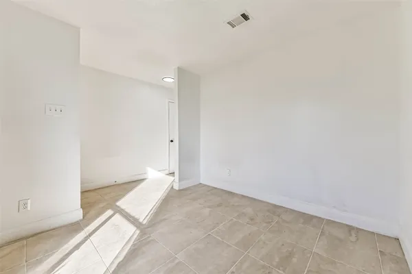 $1,377 | 11411 Murr Way, Houston, TX 77048