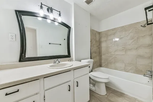 $1,375 | 11411 Murr Way, Houston, TX 77048