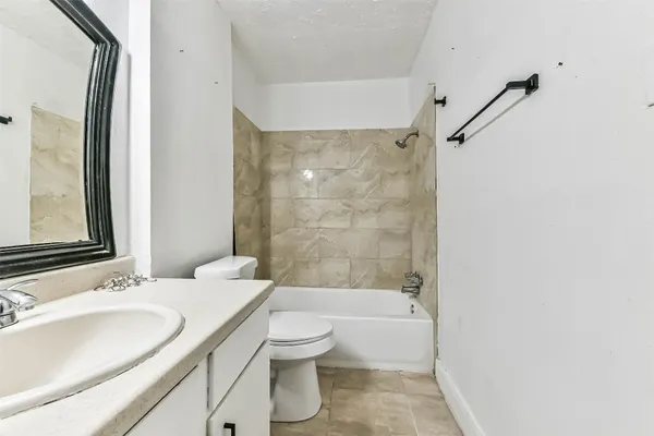 $1,377 | 11411 Murr Way, Houston, TX 77048