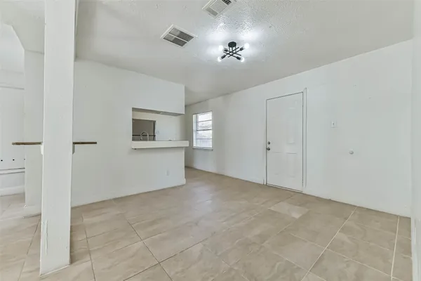 $1,375 | 11411 Murr Way, Houston, TX 77048