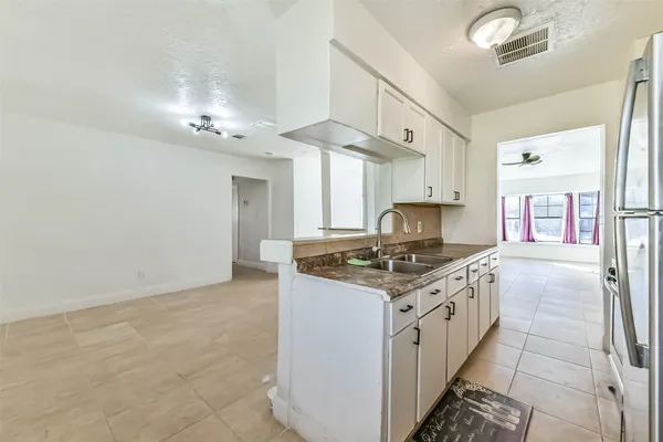 $1,375 | 11411 Murr Way, Houston, TX 77048