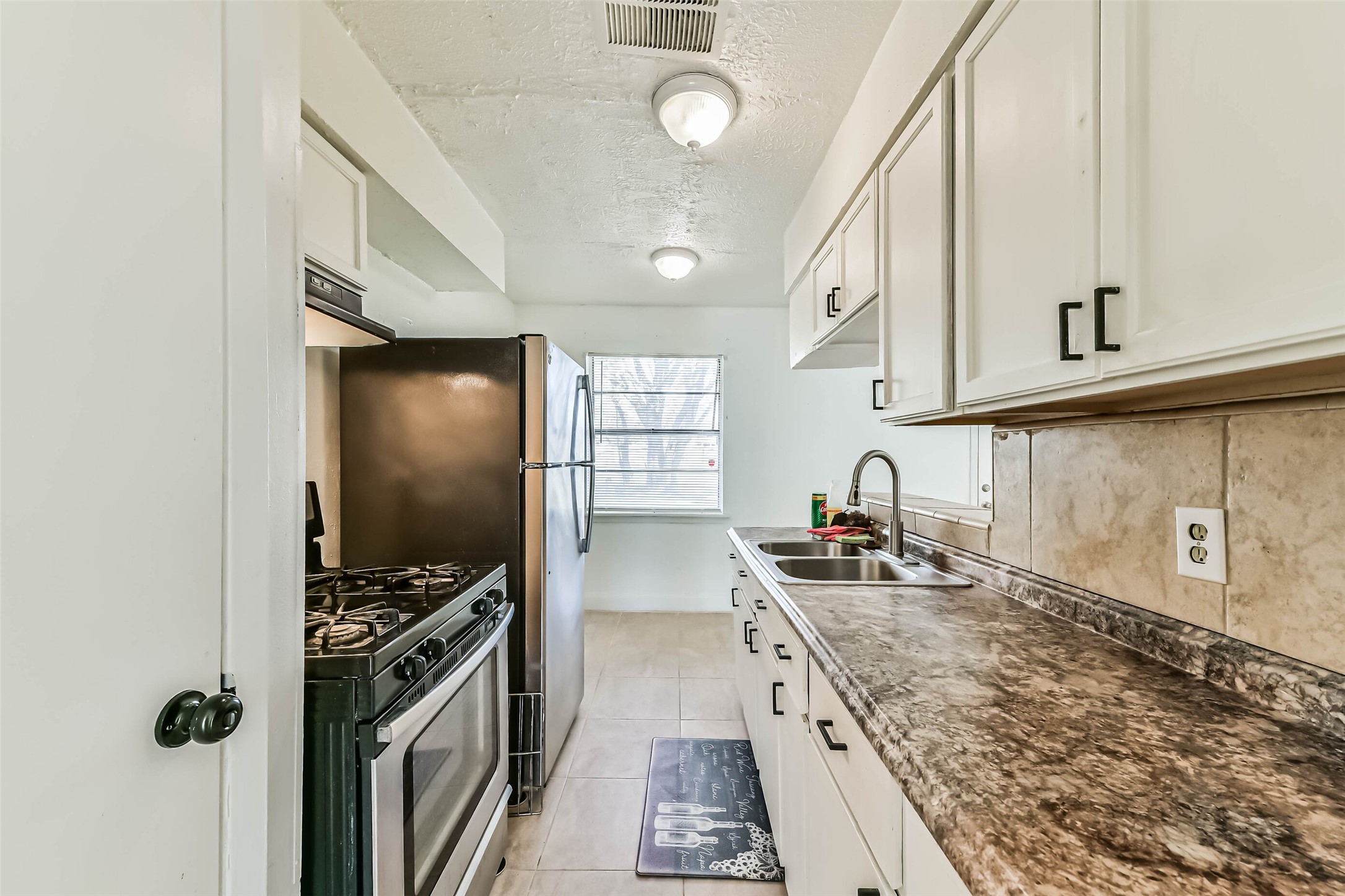 11411 Murr Way Houston, TX 77048 - Photo 6 of 22