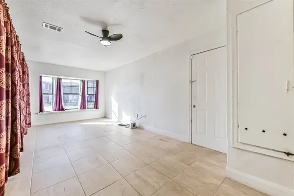 $1,375 | 11411 Murr Way, Houston, TX 77048