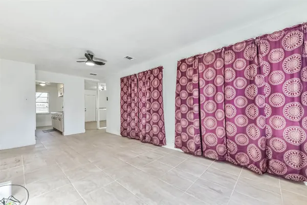 $1,377 | 11411 Murr Way, Houston, TX 77048