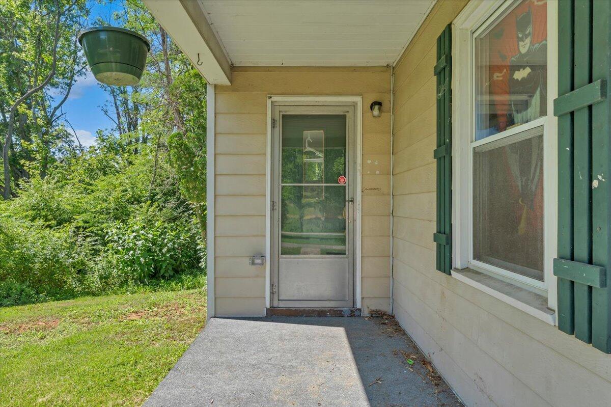 143 Tower Road Bassett, VA 24055 - Photo 5 of 48 02-MIB02295-R5