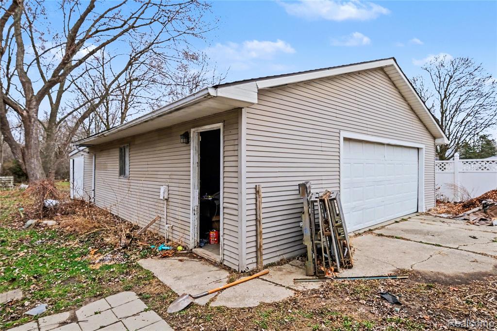 4449 Crosby Road Flint, MI 48506 - Photo 24 of 26 Gallery Image 24