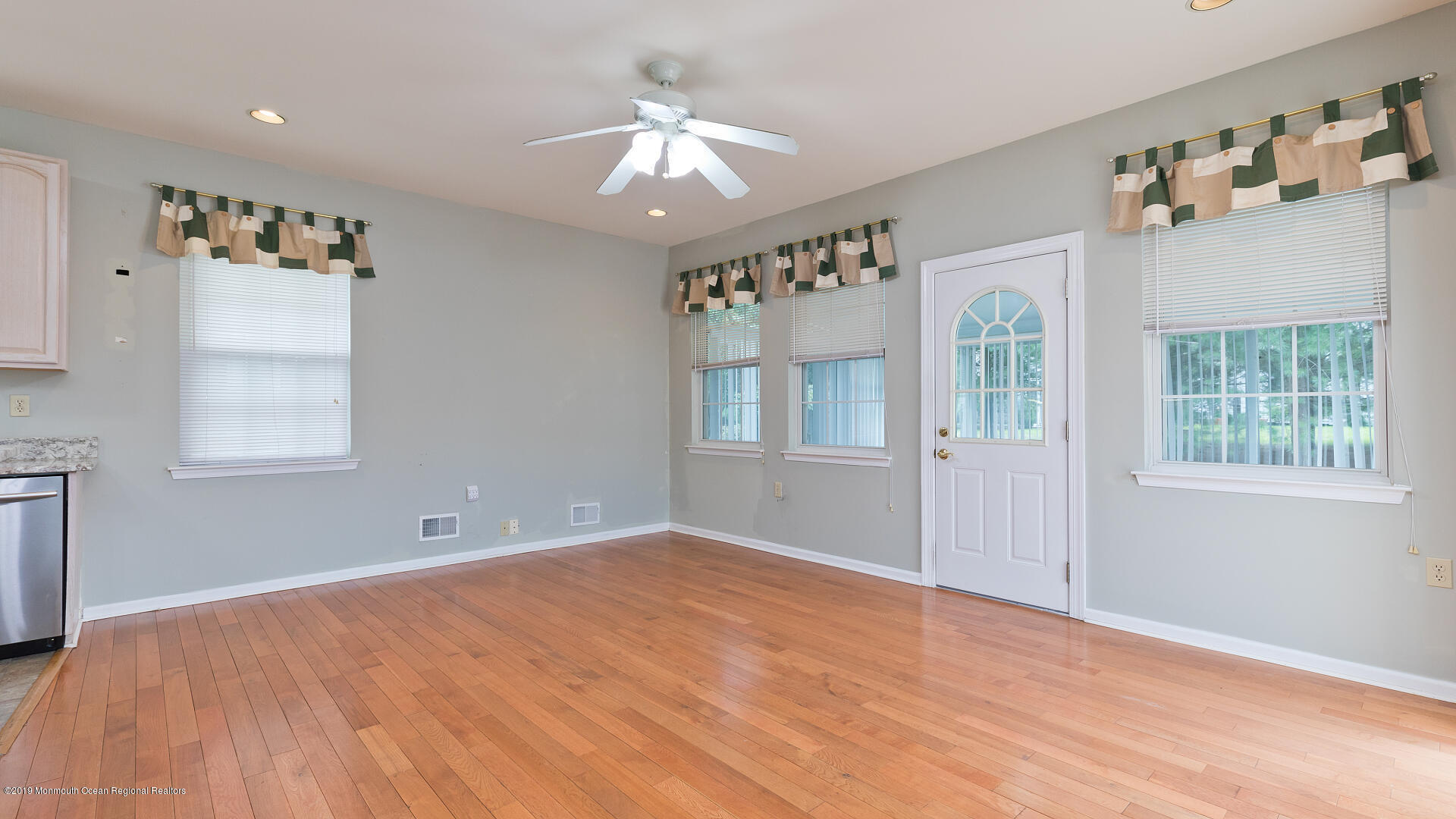 4 Ripple Terrace Barnegat, NJ 08005 - Photo 21 of 43 1920x1080-virtual-tour-69590-photo-15683