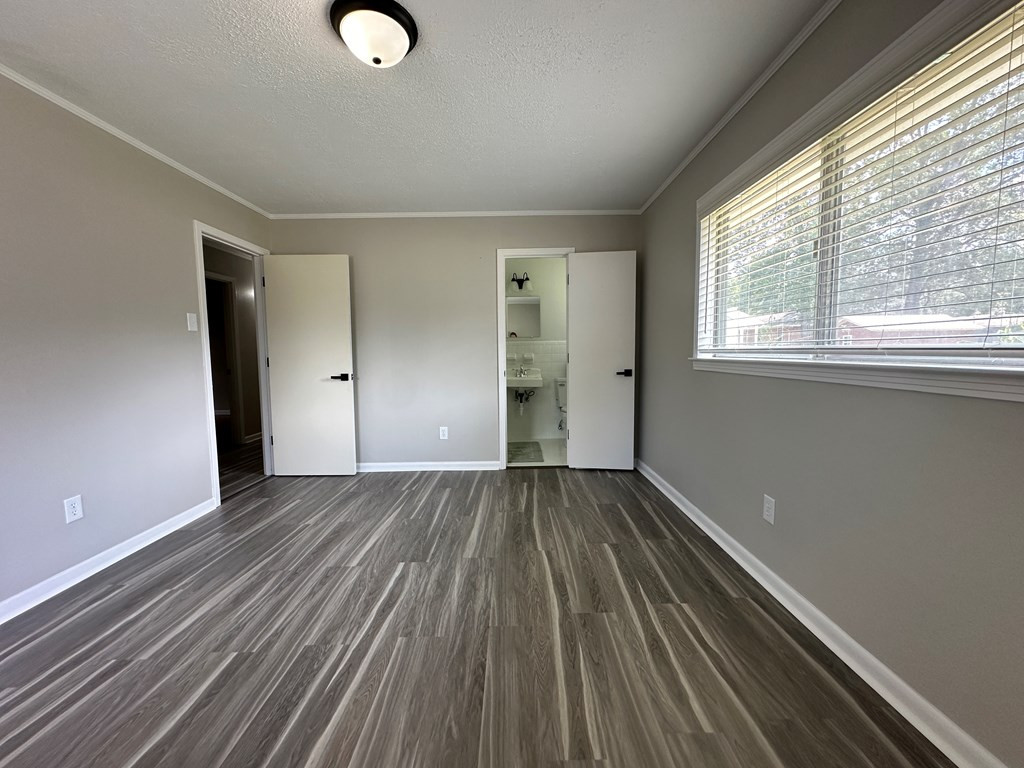 200 Westview Circle McComb, MS 39648 - Photo 13 of 29 Bedroom with bath