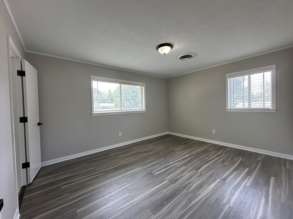200 Westview Circle McComb, MS 39648 - Photo 14 of 29 Bedroom with bath