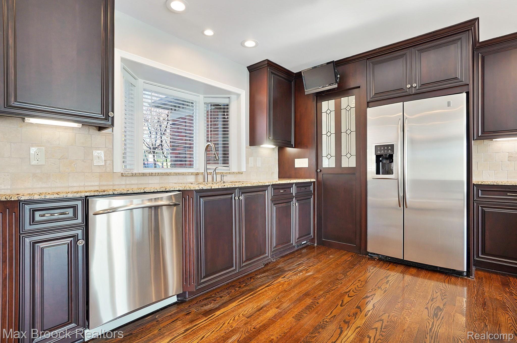 910 Rock Spring Road Bloomfield Hills, MI 48304 - Photo 8 of 43 DSC07633.jpg