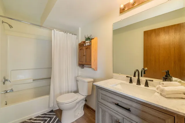 $254,000 | 1083 Quinlan Drive, Unit C, Pewaukee, WI 53072