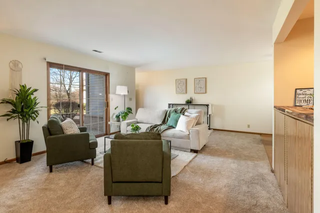 $254,000 | 1083 Quinlan Drive, Unit C, Pewaukee, WI 53072