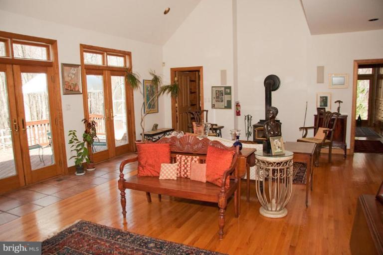 3819 Beatty Road Monkton, MD 21111 - Photo 9 of 18 Living Room