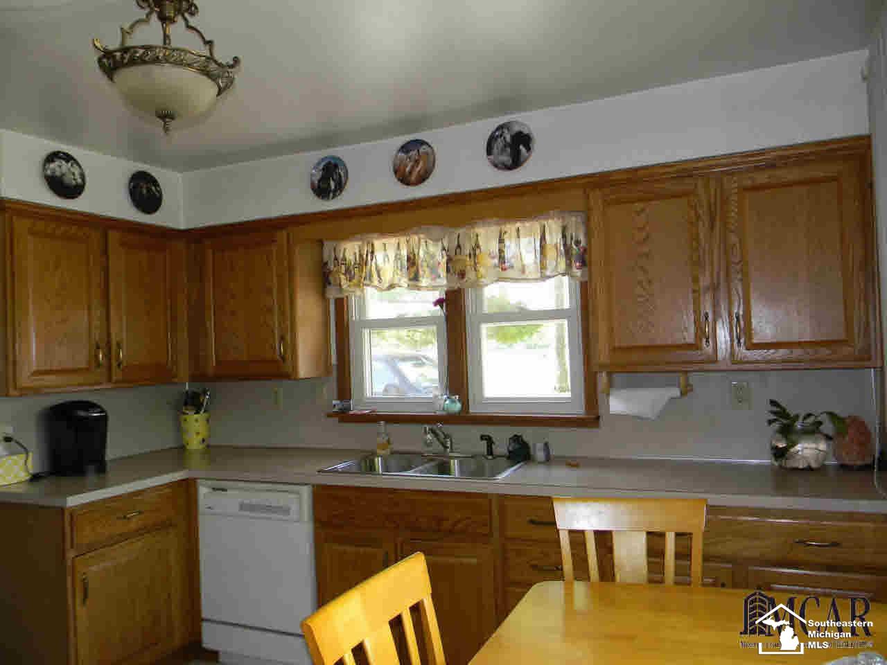 5195 Wells Road Petersburg, MI 49270 - Photo 5 of 10 21297048-4.JPG