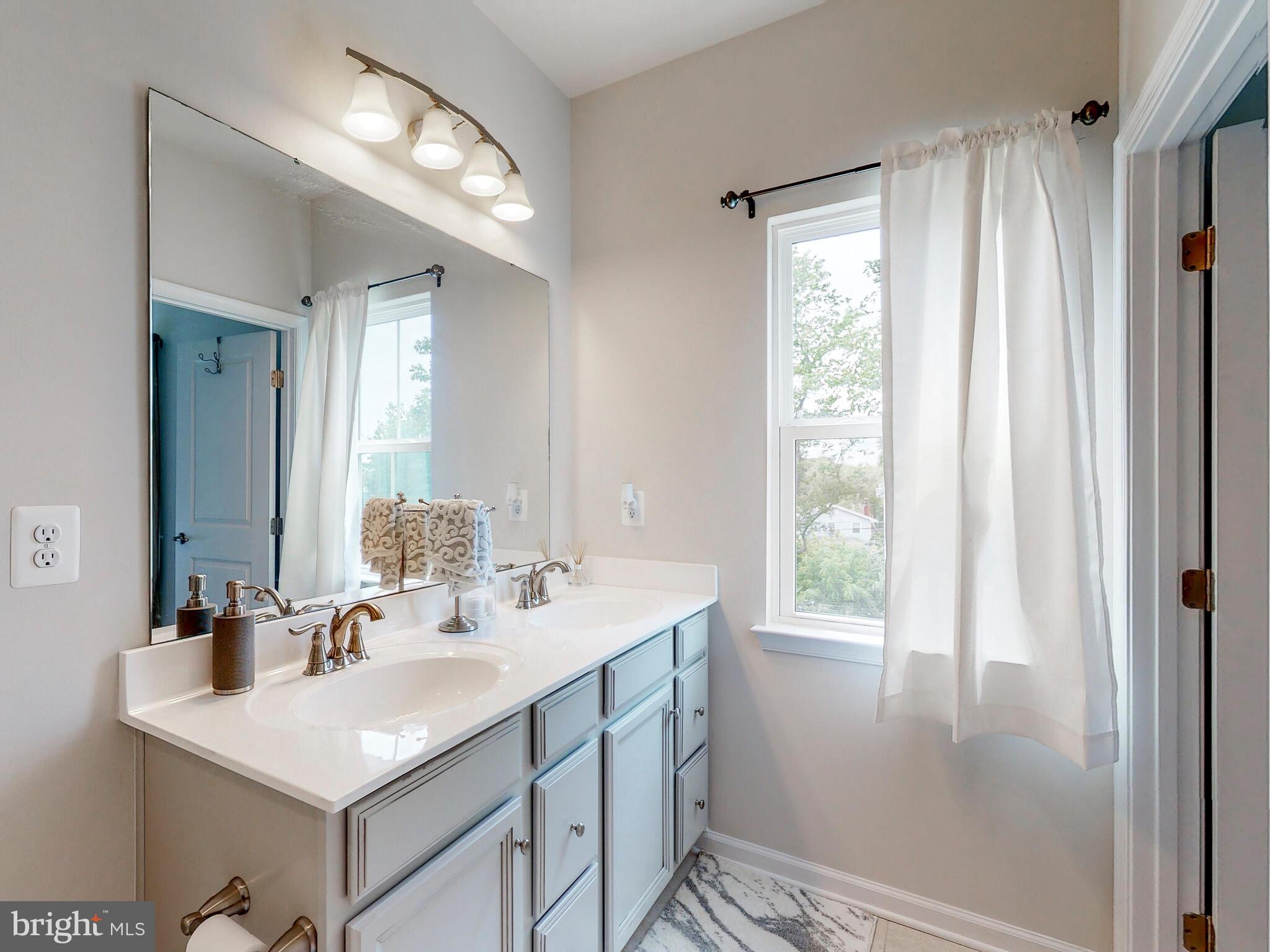 3018 Shaws Road Baltimore, MD 21219 - Photo 25 of 44 Upper Level