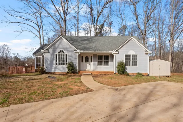 $395,000 | 2075 Cowens Bridge Road, Gray Court, SC 29645