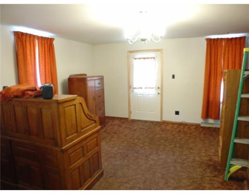 3546 Morgantown Road Smithfield, PA 15478 - Photo 8 of 8 Living Room.