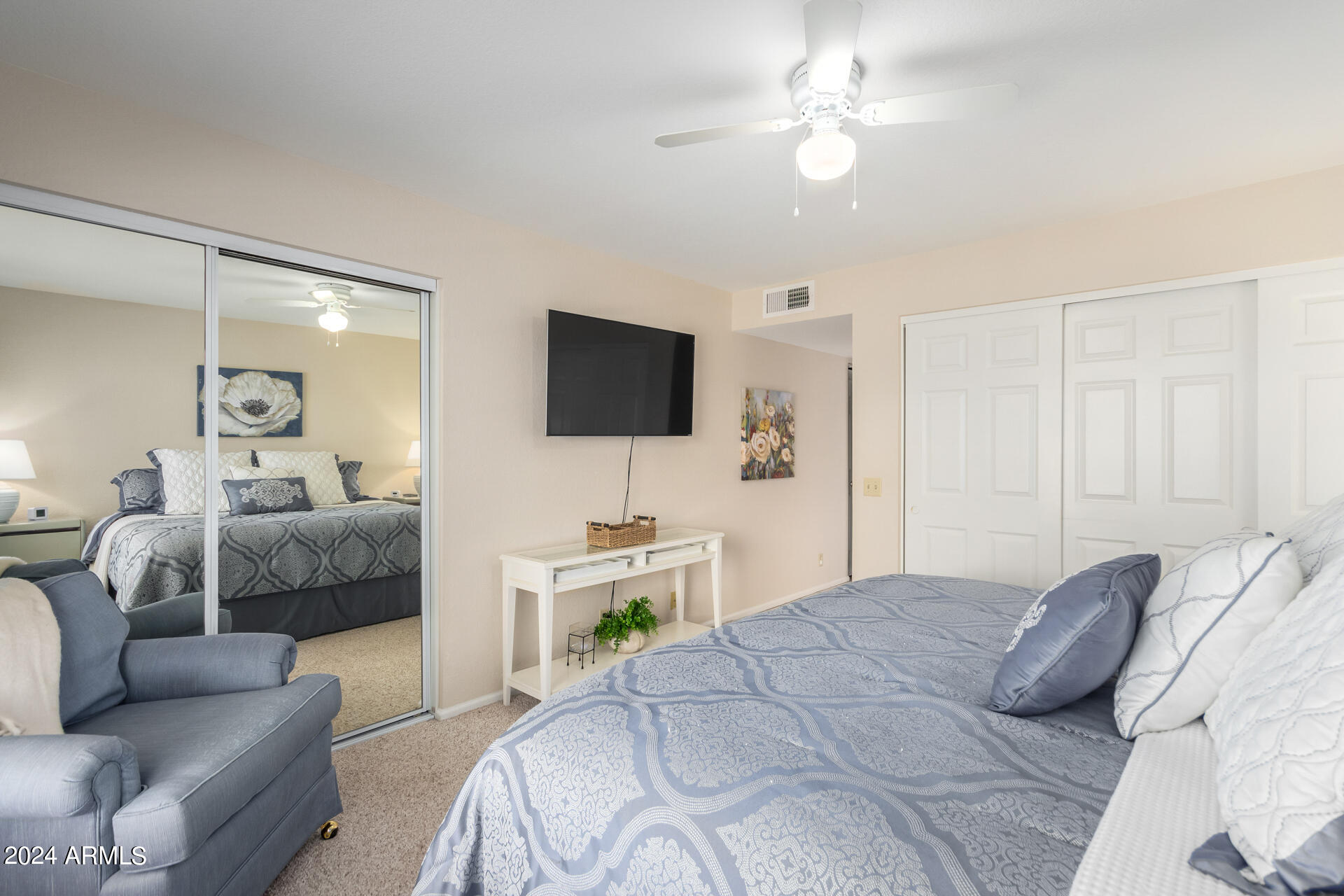 8700 East Mountain View Road, Unit 2032 Scottsdale, AZ 85258 - Photo 12 of 39 Large main bedroom