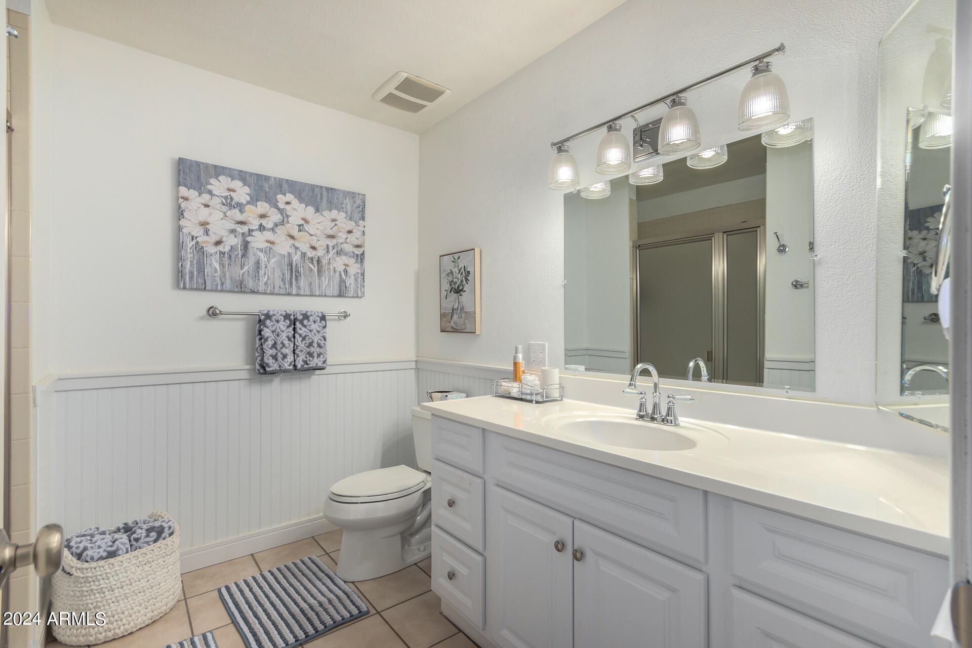 8700 East Mountain View Road, Unit 2032 Scottsdale, AZ 85258 - Photo 14 of 39 main bathroom