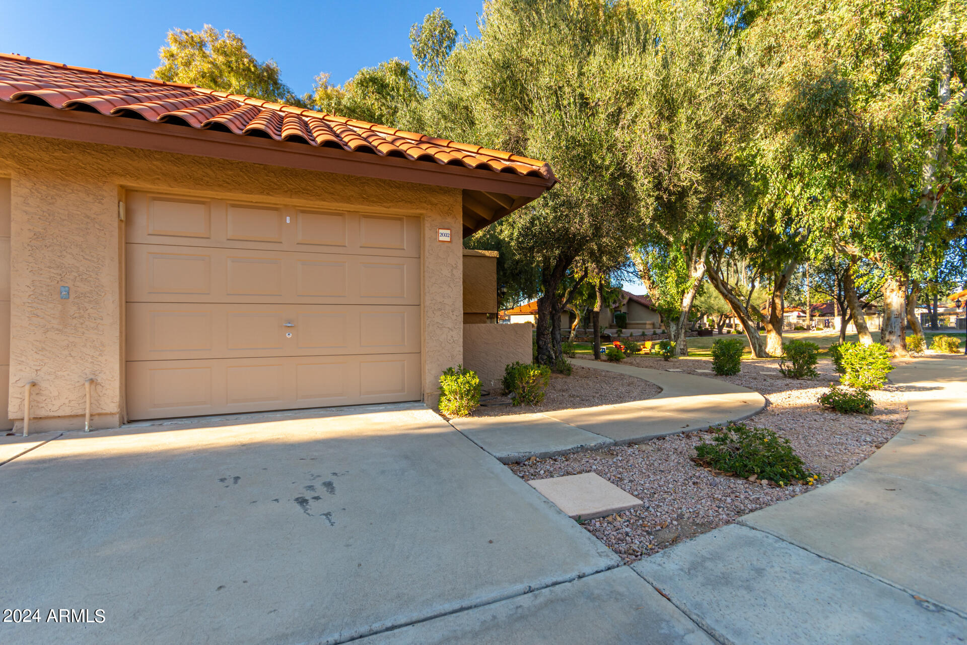 8700 East Mountain View Road, Unit 2032 Scottsdale, AZ 85258 - Photo 28 of 39 1-car garage