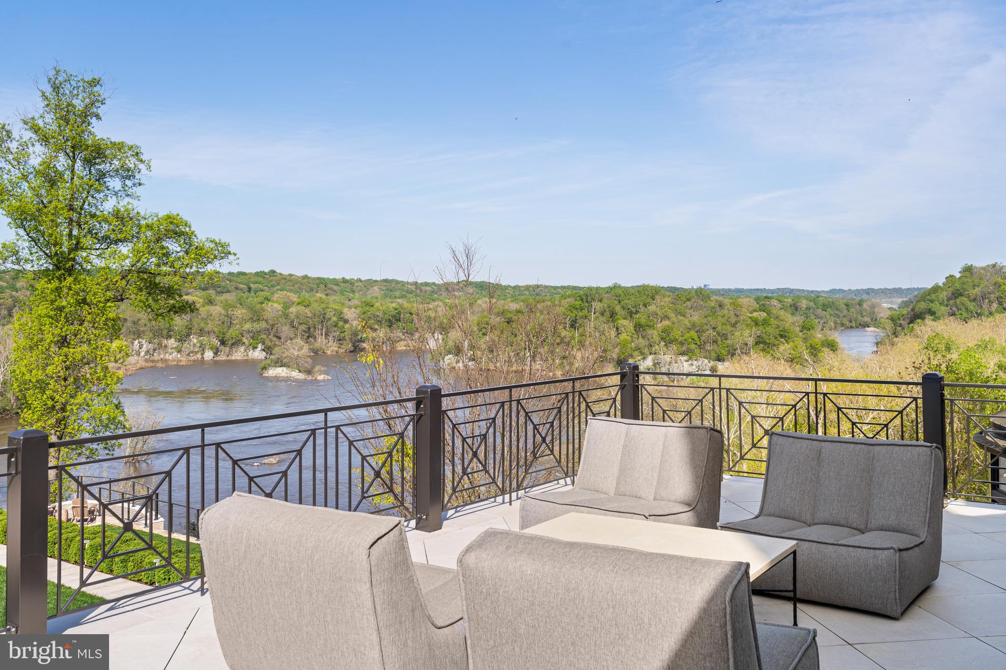 700 Bulls Neck Road McLean, VA 22102 - Photo 29 of 57 Private terrace off guest suites