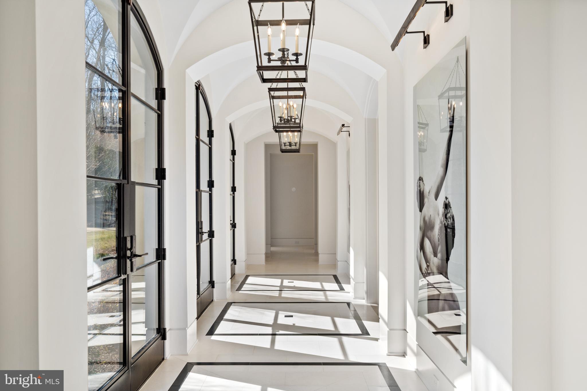 700 Bulls Neck Road McLean, VA 22102 - Photo 9 of 57 Sun drenched Gallery