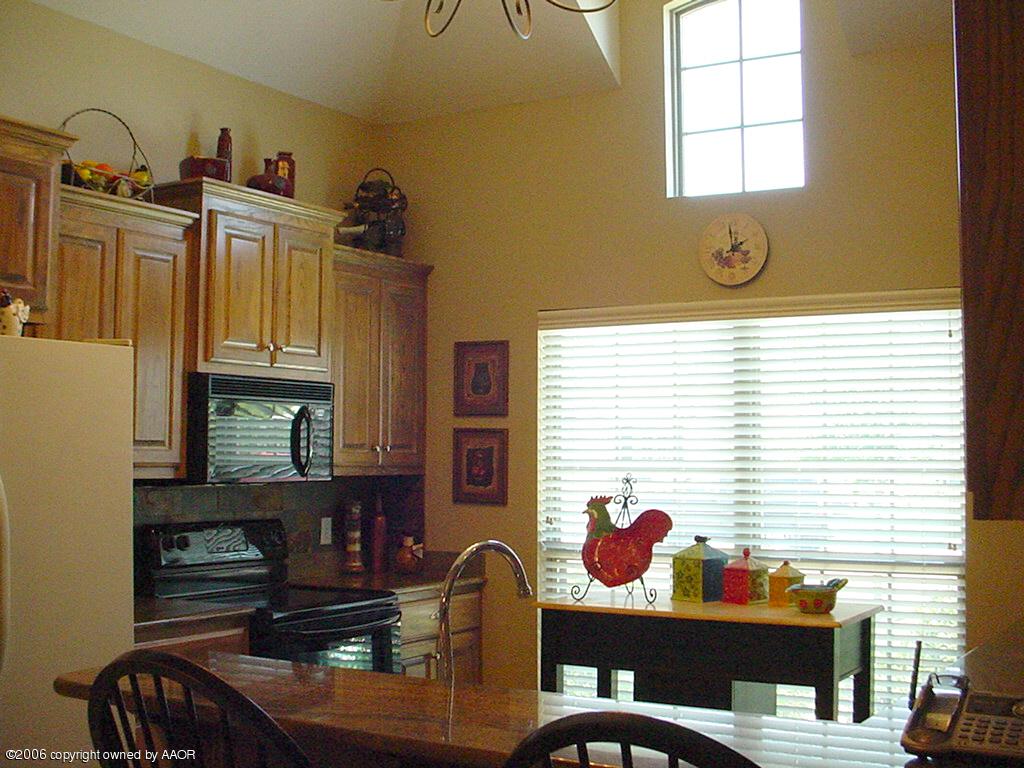 6008 Riley Elizabeth Drive Amarillo, TX 79119 - Photo 5 of 13 Kitchen