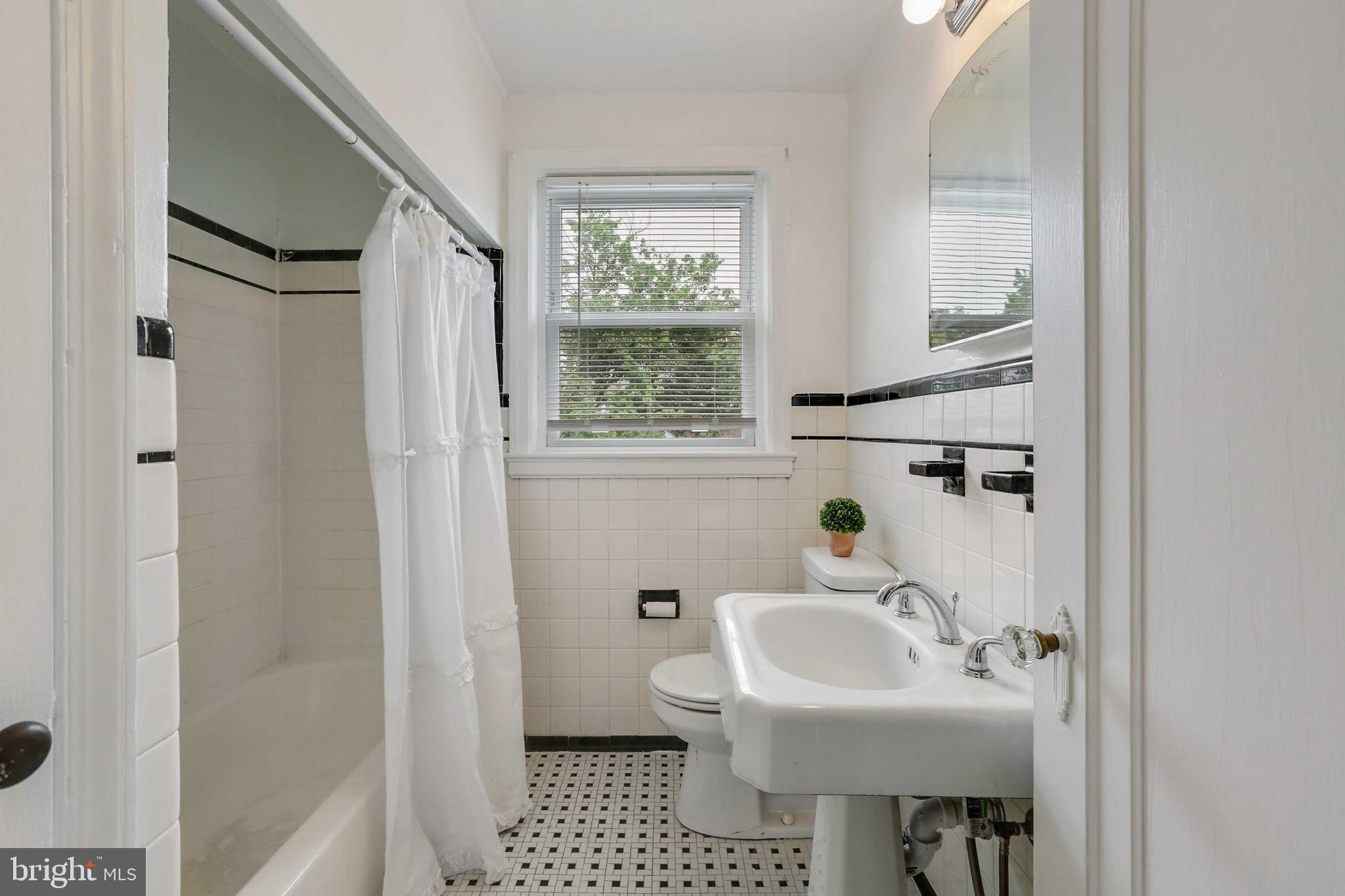 3707 Yolando Road Baltimore, MD 21218 - Photo 18 of 34