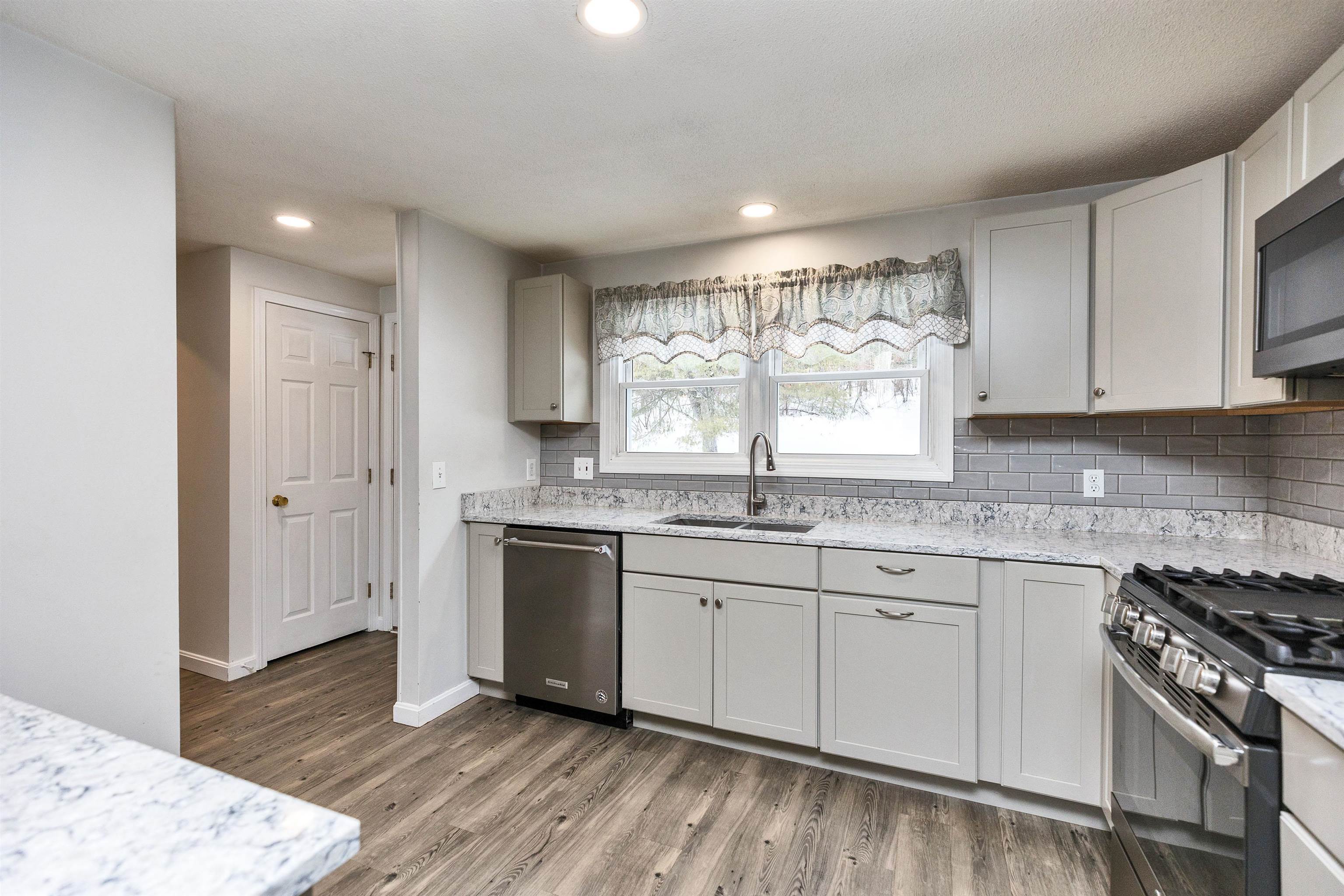 20 Gates Road, Unit 11 Marlborough, NH 03455 - Photo 4 of 45