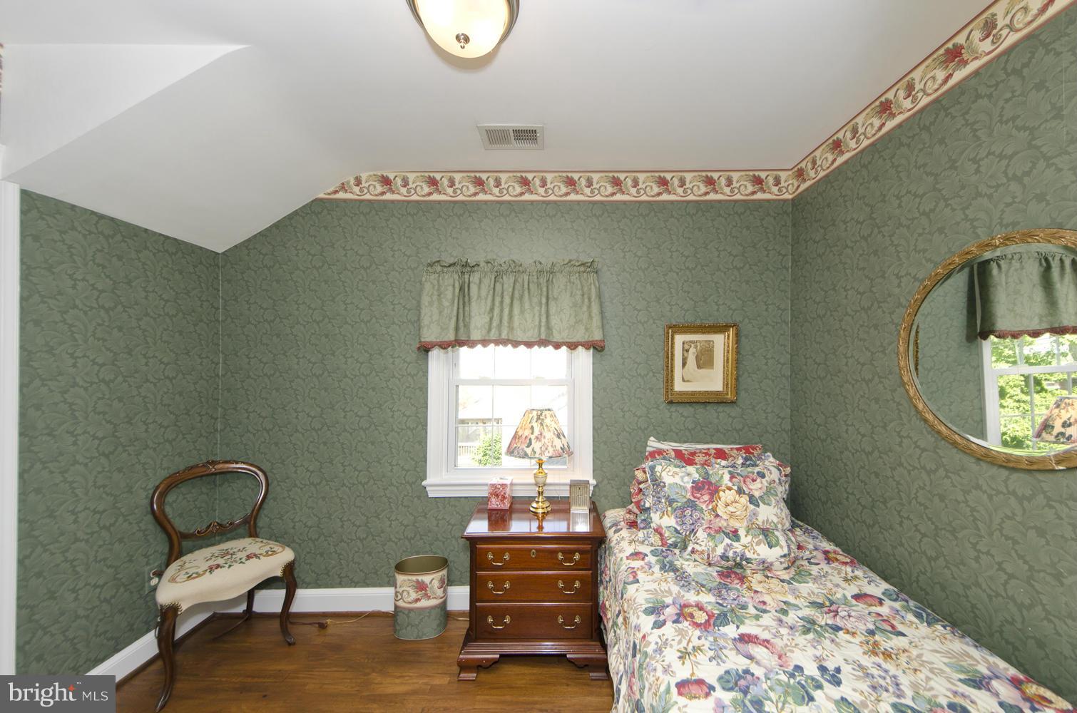 4924 34th Road North Arlington, VA 22207 - Photo 18 of 27 Bedroom
