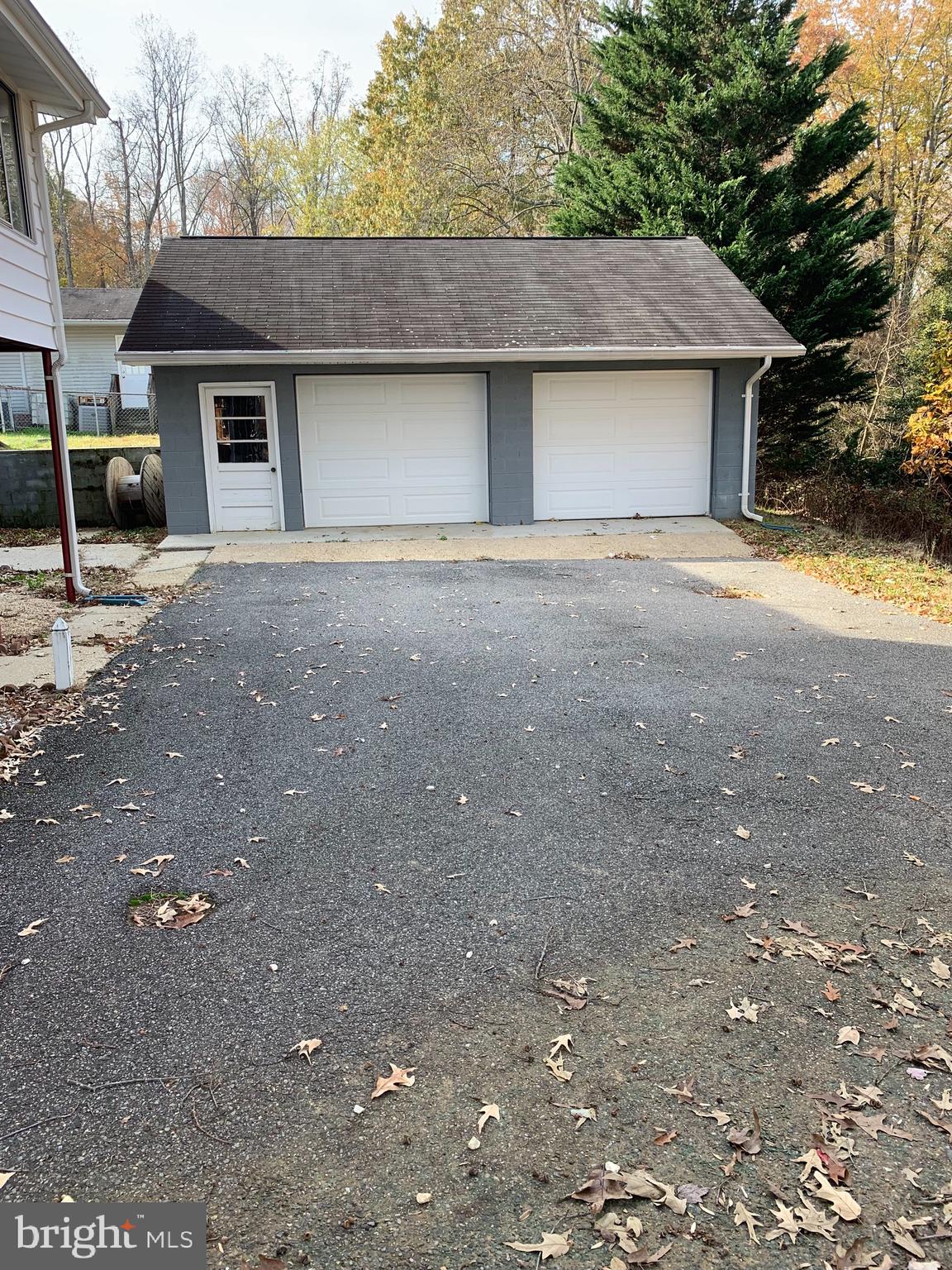 2812 Glen Isle Road Riva, MD 21140 - Photo 2 of 15 Detached 2 car garage behind house